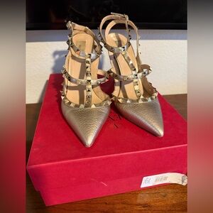 Valentino Rockstud Caged Pump Gold Size 39